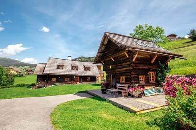 Historic country home with Sauna, free Wifi and parking