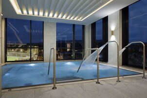 Infinity pool