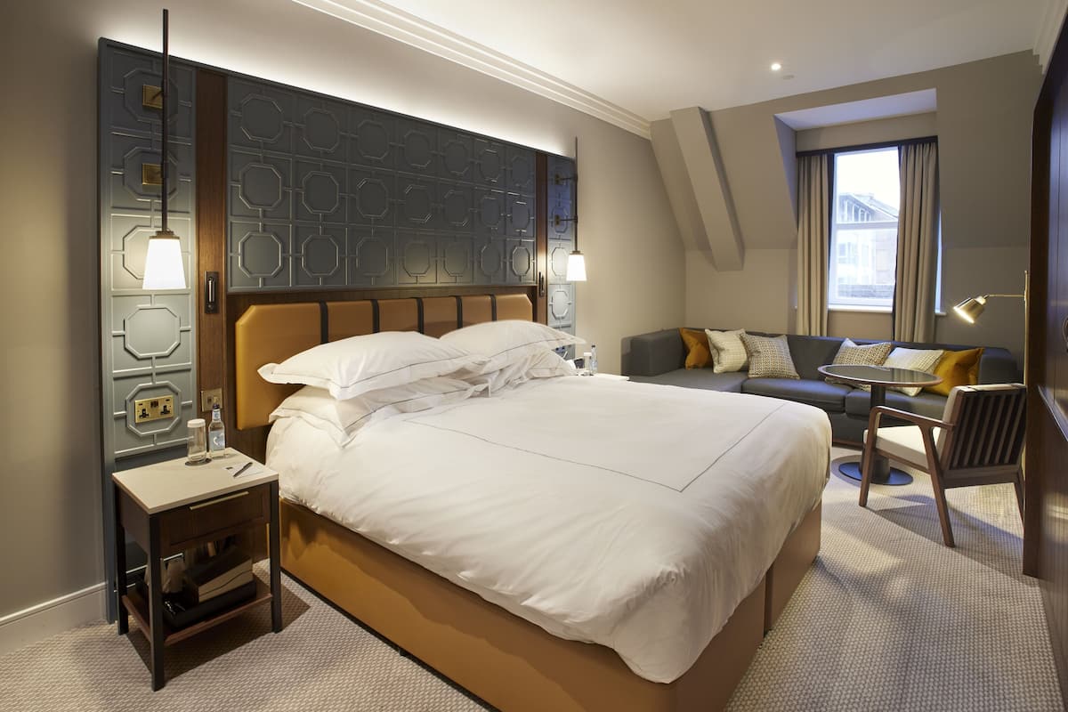 Chambre Deluxe double ou avec lits jumeaux | Coffre-fort, espace de travail pour ordinateurs portables
