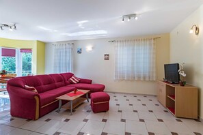 TV - Tanja 1 - Apartment Tanja with air condition and wifi internet (Baška)