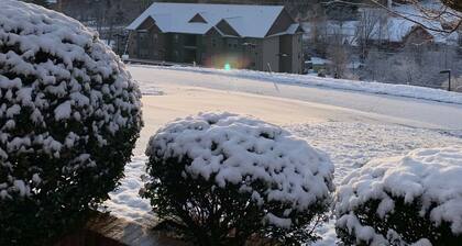 Private Studio Apartment with Easy Walk to WCU