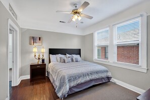 2 bedrooms, desk, iron/ironing board, free WiFi