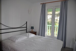 3 camere, ferro/asse da stiro