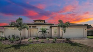 House (Pelican Shores) | Exterior