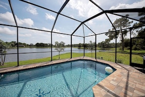 House (Cameleon) | Pool