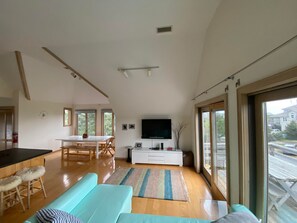 Smart TV, DVD player, books