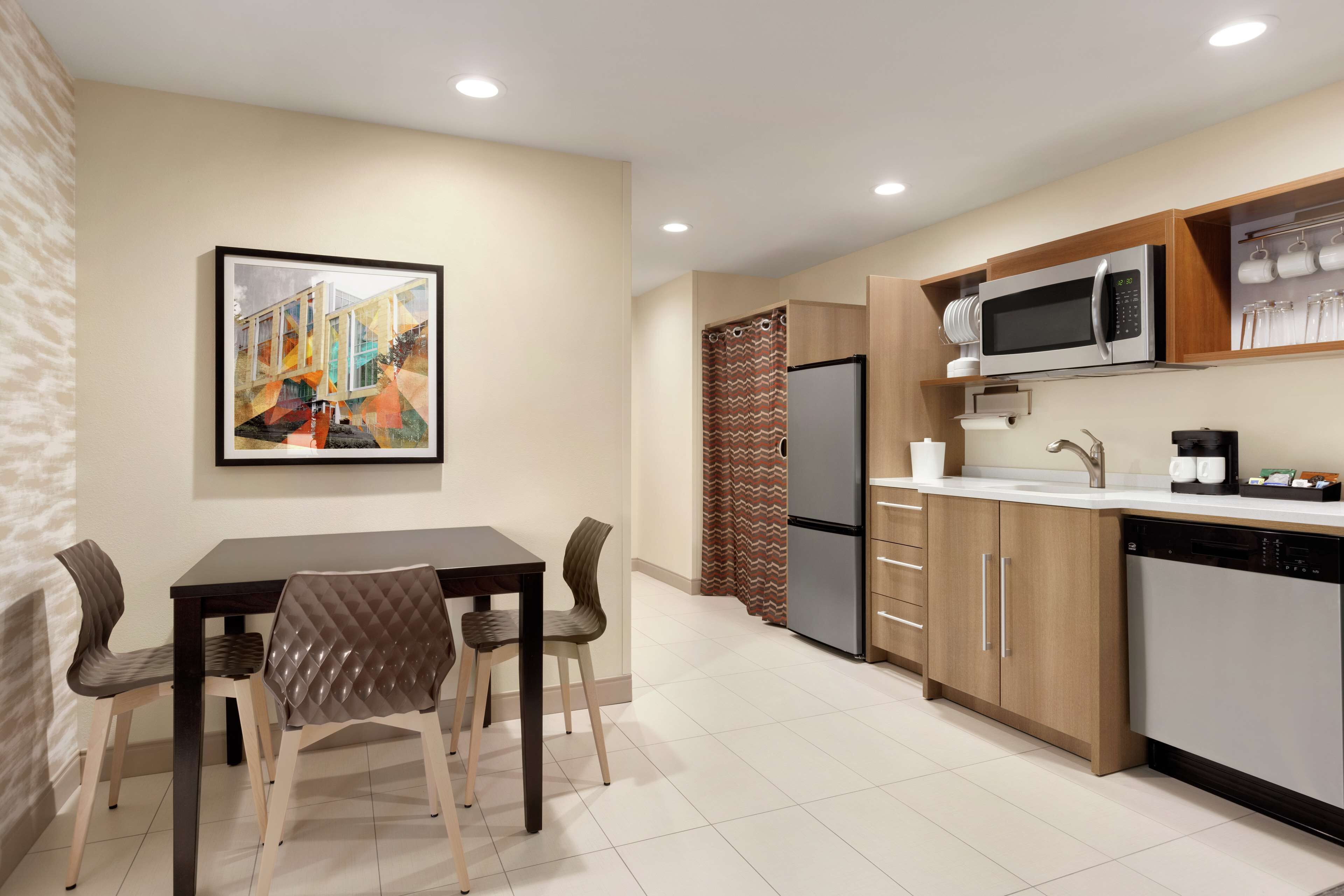 in-room safe, individually decorated, individually furnished, desk