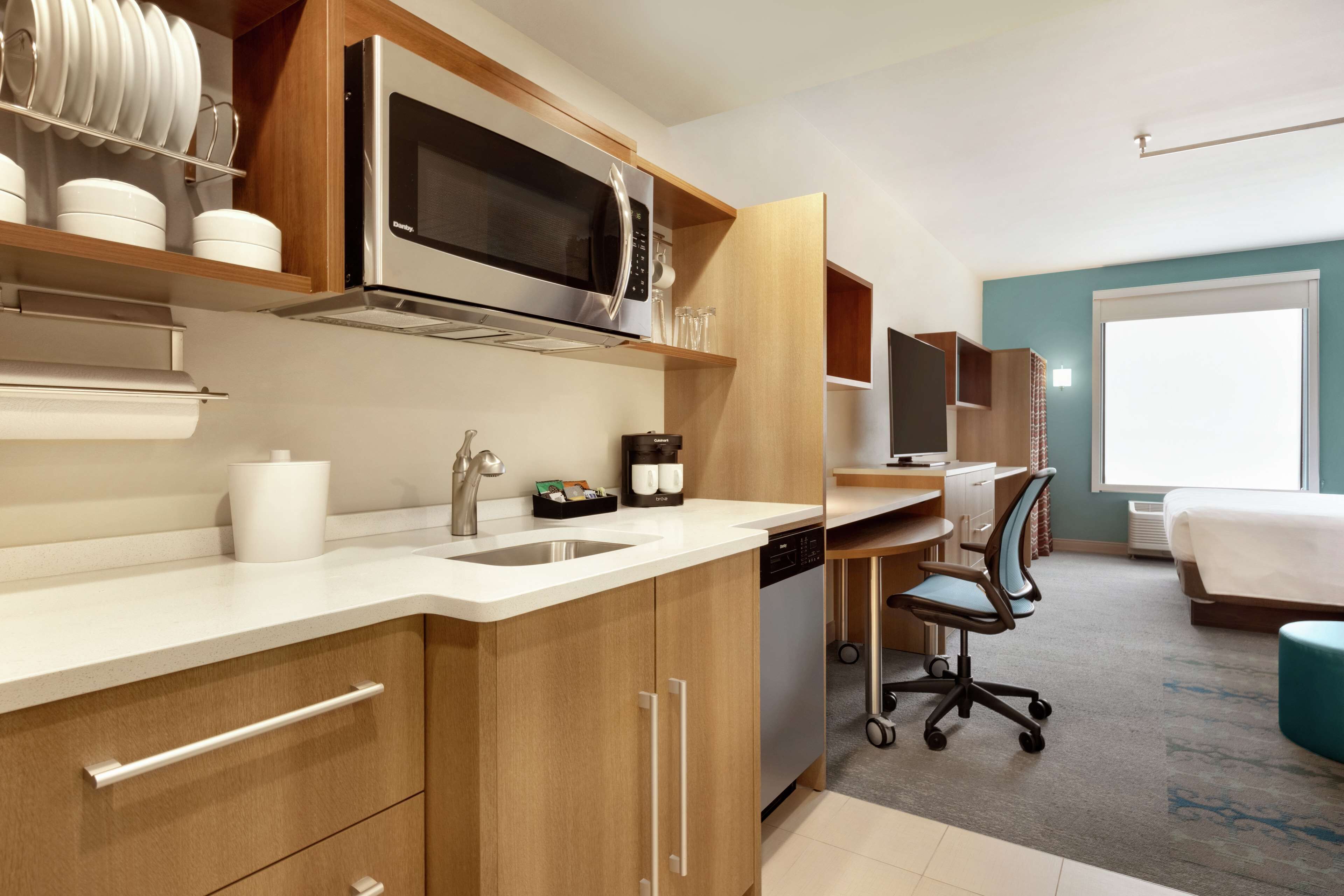 in-room safe, individually decorated, individually furnished, desk