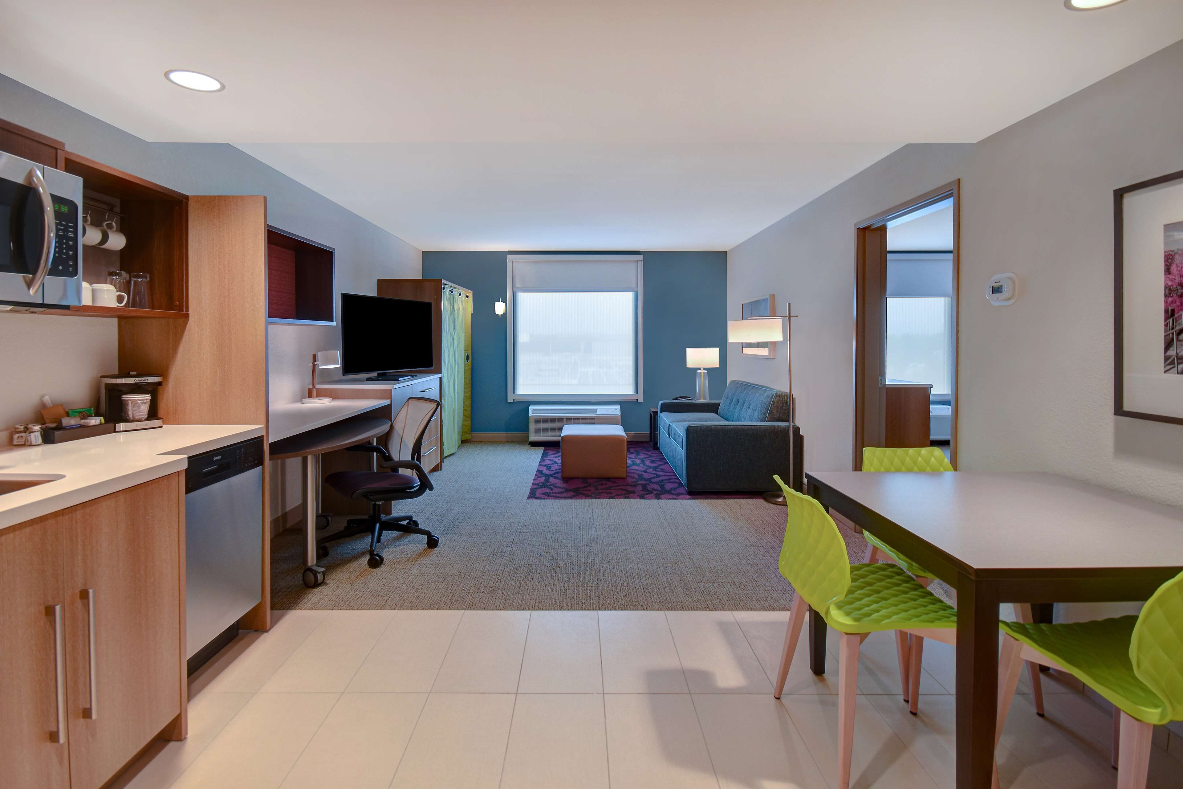 Estudio, 1 habitación, para no fumadores | Escritorio y ropa de cama 