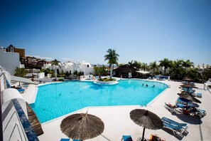 Piscine extérieure, piscine chauffée