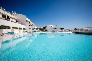 Piscine extérieure, piscine chauffée