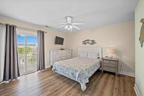 5 bedrooms, free WiFi - Ain't Life A Beach- 5 Bedroom Cherry Grove Home (North Myrtle Beach)