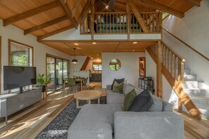 Flat-screen TV, fireplace