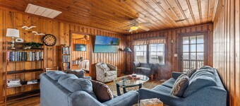 Covington Cottage, Oceanfront Cherry Grove Home