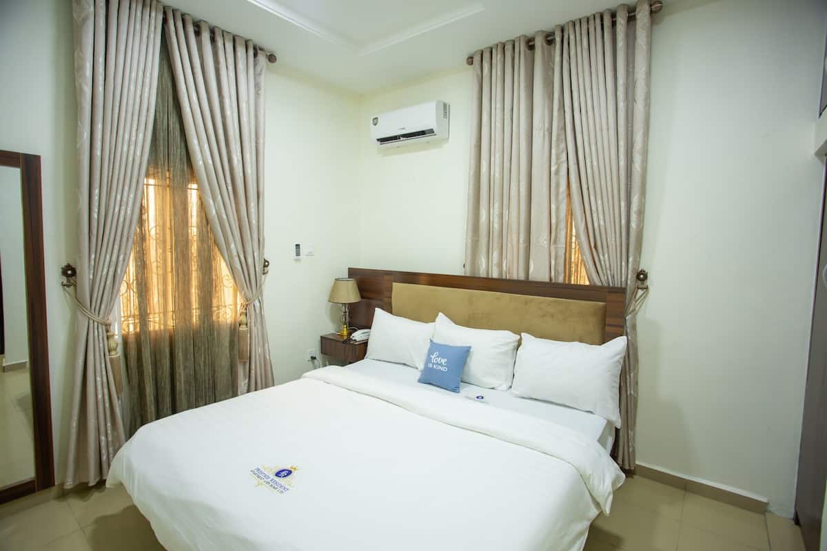 Apartment | 1 bedroom, premium bedding, soundproofing, iron/ironing board