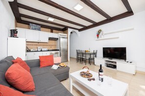 TV - Jardines Apartment 2 (Puerto del Carmen)