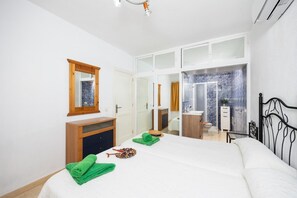 2 bedrooms, iron/ironing board, WiFi, bed sheets