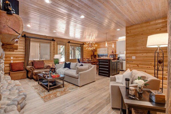 TV, fireplace, stereo