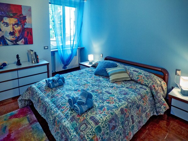 2 Schlafzimmer, Schreibtisch, Bügeleisen/Bügelbrett, WLAN