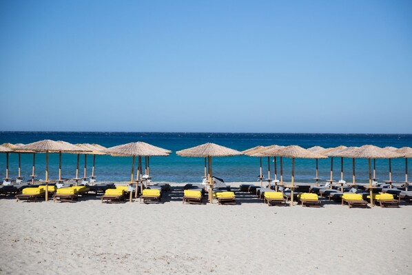 Beach nearby, beach towels, beach bar