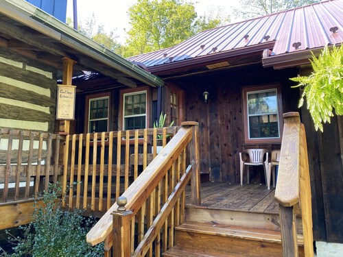 Lost Dutchman Retreat Cottage