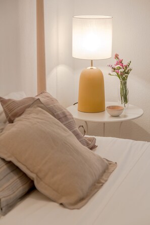 2 chambres, fer et planche à repasser, Wi-Fi gratuit, draps fournis
