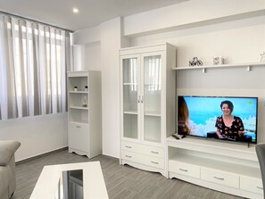 TV - Apartamento Centro Life by Casasol (Nerja)