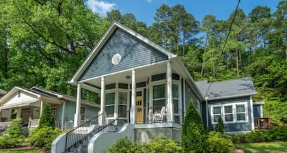 Pet friendly 5 minute walk to Bath House!