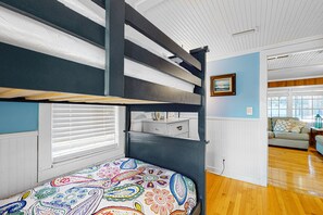 2 bedrooms, Internet, bed sheets