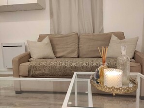 TV - ♥️JACUZZI PRIVATIF (love room, whole apartment, terrace)♥️ <br>NETFLIX  (Argenteuil)