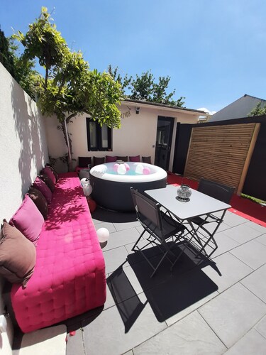 ♥️JACUZZI PRIVATIF (love room, Logement entier, terrasse)♥️ <br>NETFLIX 