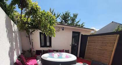 â„ïžJACUZZI PRIVATIF (love room, Logement entier, terrasse)â„ïž <br>NETFLIX
