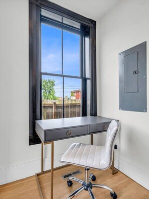 Imagen sin descripción, 3 de 80, botón