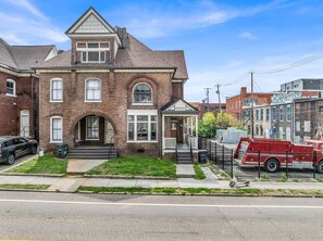 Imagen sin descripción, 5 de 80, botón