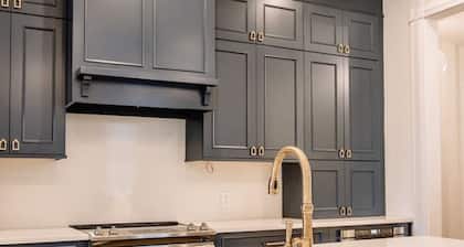 517 Townhome · ✧Luxurious East TN Townhome ✧ Walk to Downtown