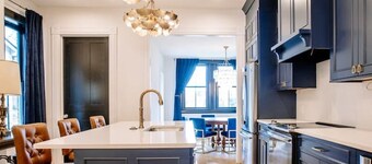 517 Townhome · ✧Luxurious East TN Townhome ✧ Walk to Downtown