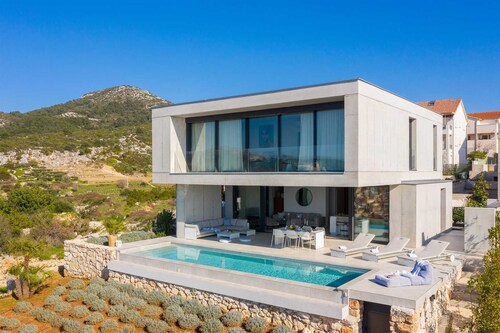 Villa Hvar Diamond mit Infinity Pool