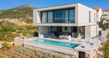 Villa Hvar Diamond mit Infinity Pool