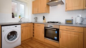 Apartment | Private kitchen - Karah Suites - Harescombe House (Gloucester)