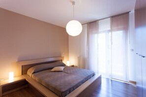 3 bedrooms, in-room safe, iron/ironing board, free WiFi - Apartment Maria (Porec)