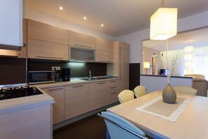 Fridge, microwave, oven, stovetop - Apartment Maria (Porec)