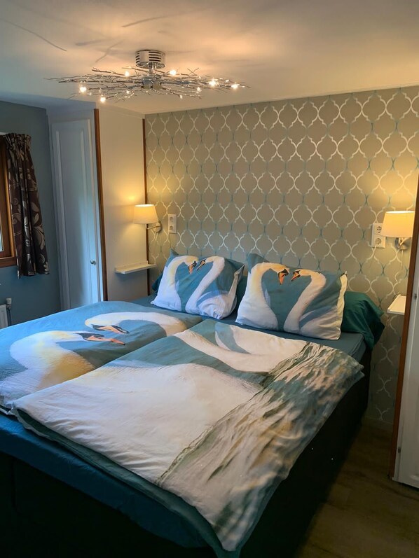 2 bedrooms, in-room safe, iron/ironing board, travel cot