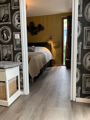 2 slaapkamers, een kluis op de kamer, een strijkplank/strijkijzer