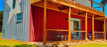 Family- friendly Rustic Cabin on a Peaceful and scencic Farm