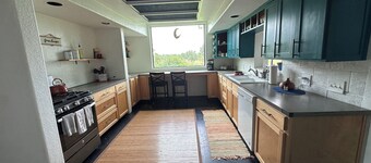 Unique,Eclectic, Scenic Farm, Relax in the jacuzzi tub,Nature Inspired