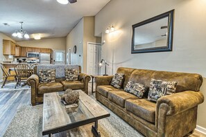 Smart TV, fireplace - Smoky Mountain Chalet | Pool | Steps to Parkway (Pigeon Forge)