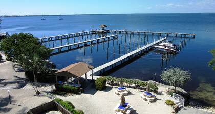 Top floor condo in Key Largo with spectacular Sunset views