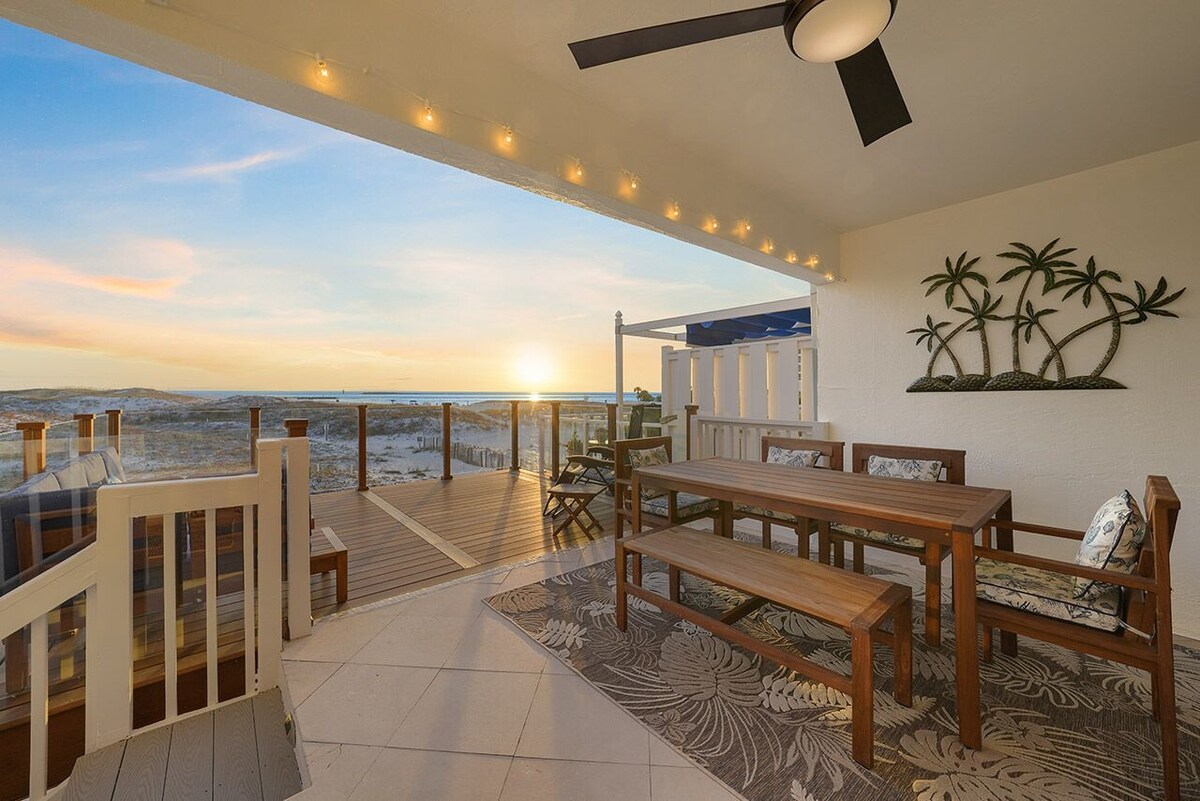 Twin Palms - Beachfront Duplex with Ocean Views & Direct Beach Access
