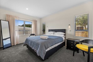 4 slaapkamers, een strijkplank/strijkijzer, wifi, beddengoed