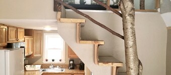 Cozy Cabin in an AMAZING location with a park like setting "Unlimited Parking"